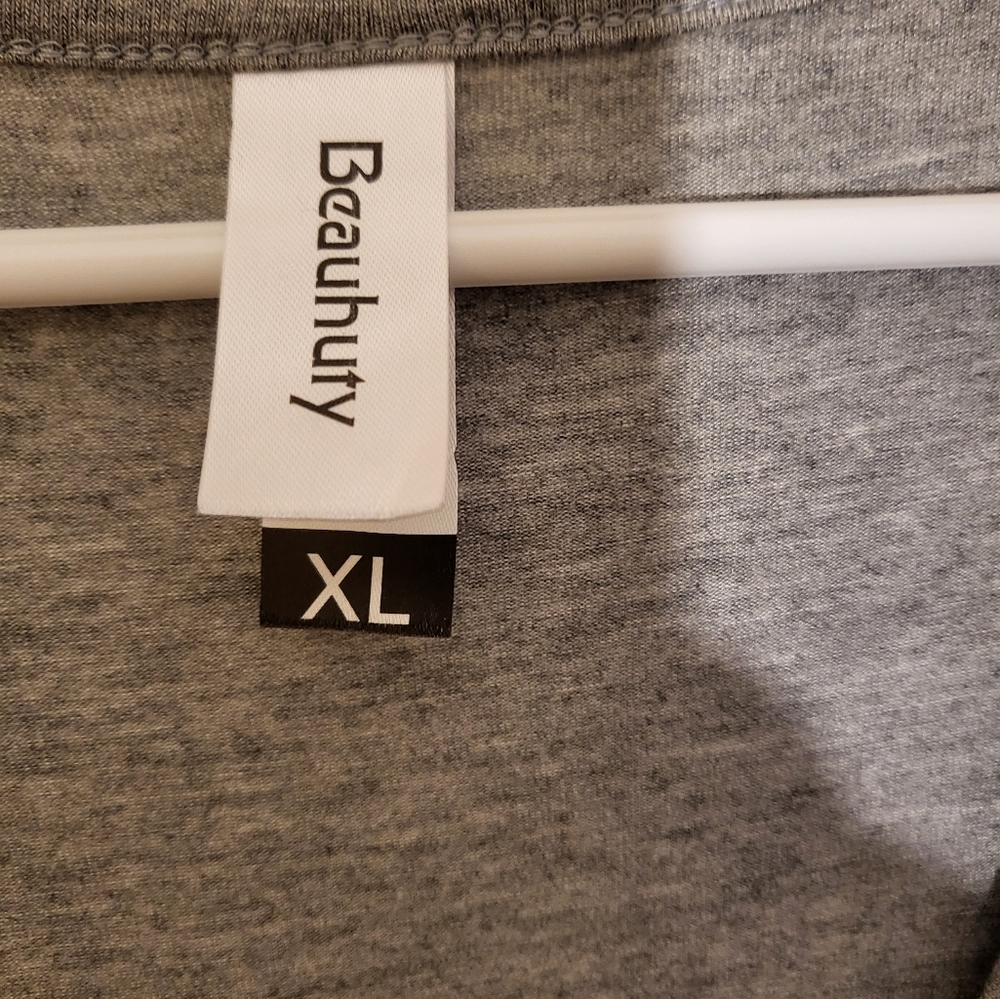 🏷= $1 MUST Bundle Long Sleeve Grey Stretch Shirt - Picture 7 of 8